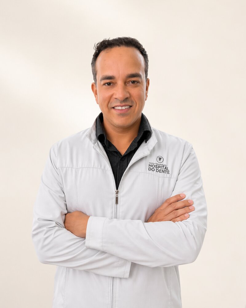 Dr. Bolivar Osorio de Oliveira Neto, dentista do Hospital do Dente em Campos Novos